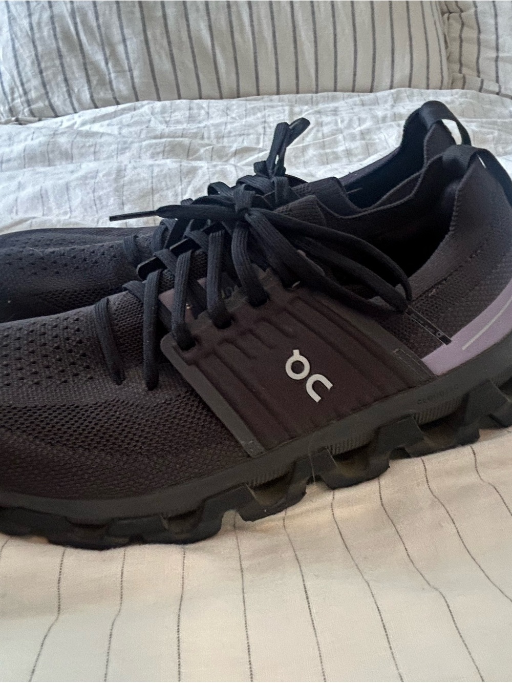 On Cloudswift 3 Running Sneakers - Women’s 9 (Black/Purple)